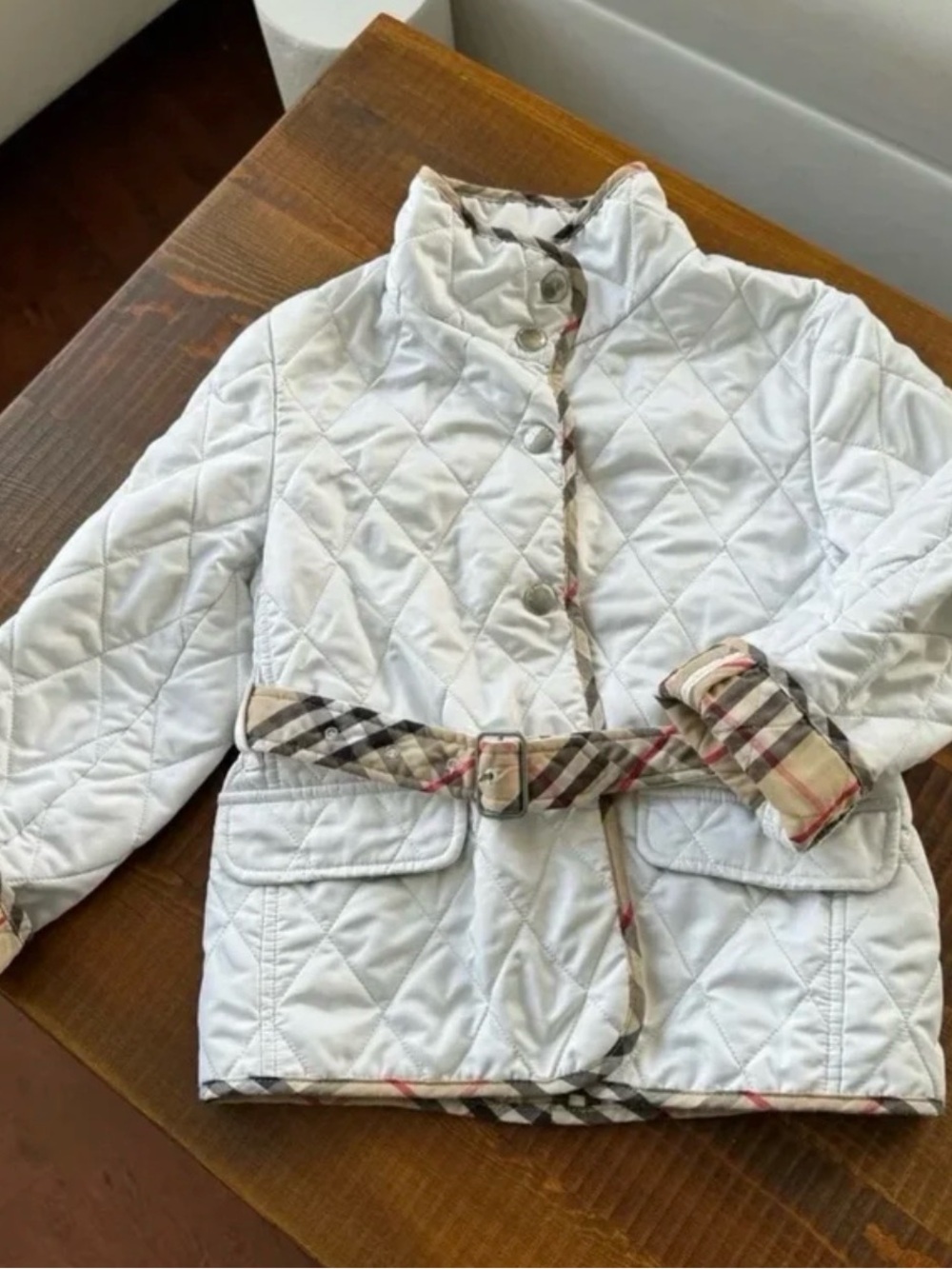 Burberry Vest jacket lightly fleeced 6T Burberry white